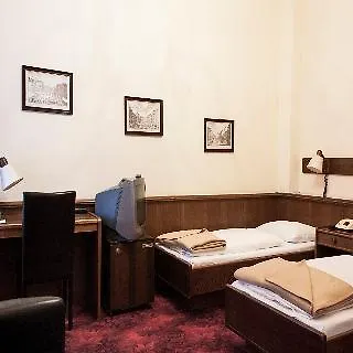 Hotel Fuerstenhof Vienna 3*,