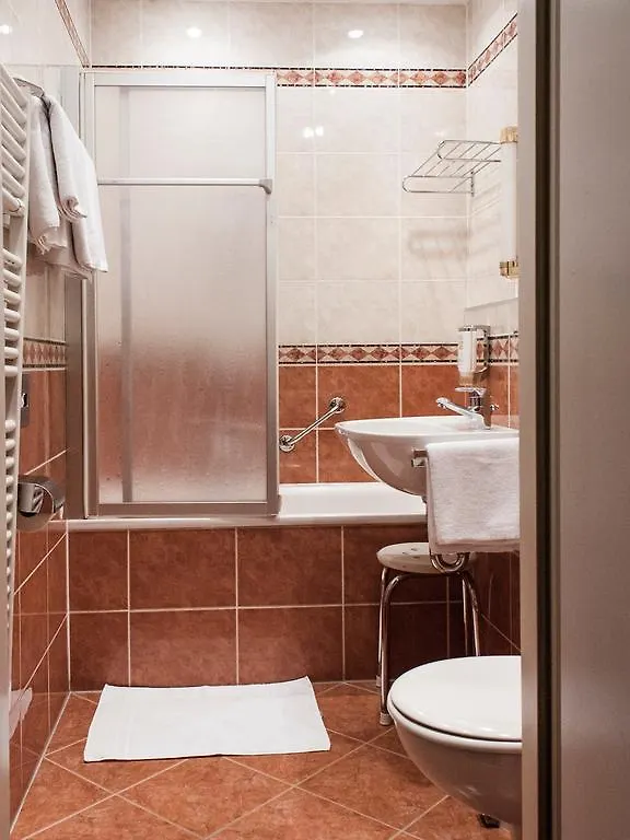 Hotel Fuerstenhof Vienna 3*,